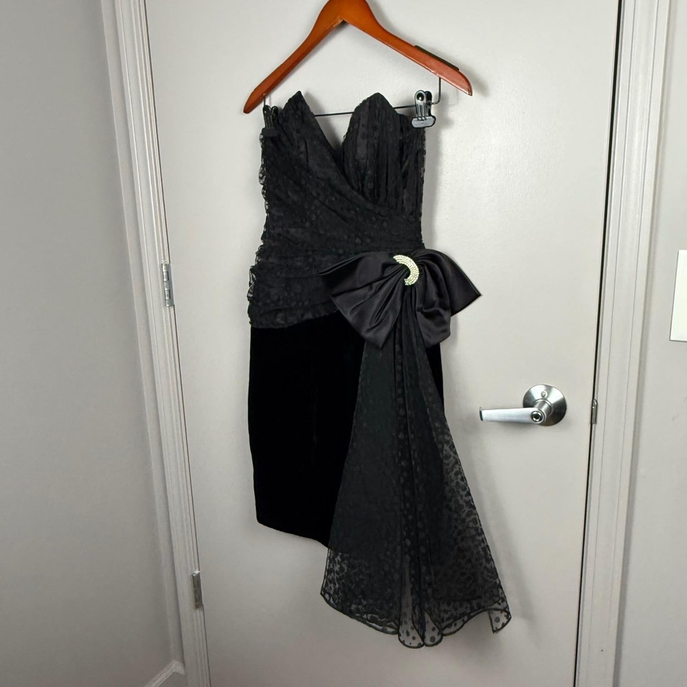 Vintage 1960s Morton Myles Black Velvet Cocktail Dress Flocked Polka Dot Bow Sz4 - Picture 3 of 10